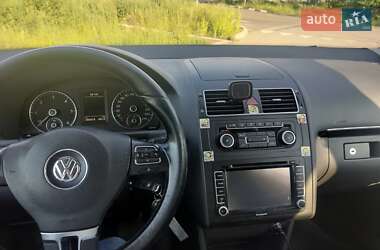 Мінівен Volkswagen Touran 2011 в 