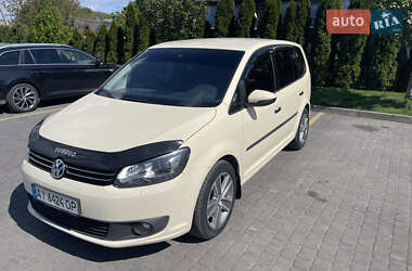 Минивэн Volkswagen Touran 2011 в 