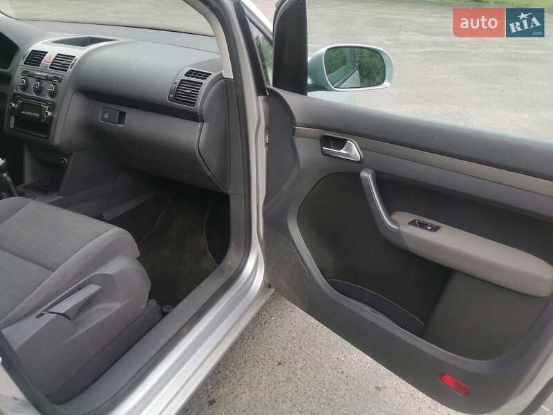 Минивэн Volkswagen Touran 2009 в Любомле