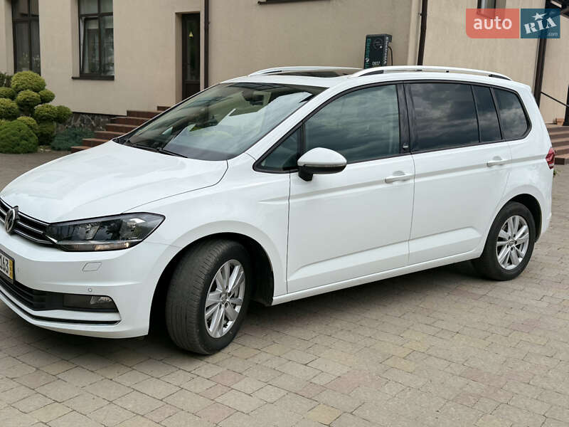 Мікровен Volkswagen Touran 2017 в Стрию