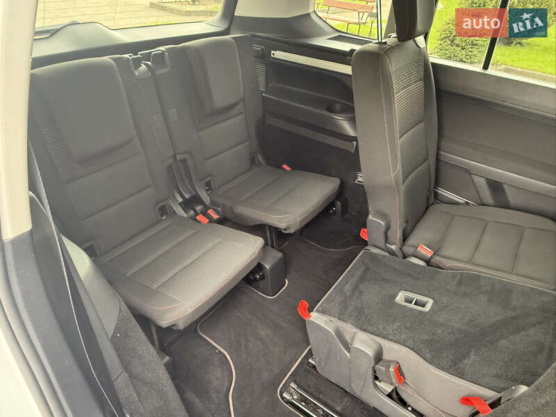 Мікровен Volkswagen Touran 2017 в Стрию