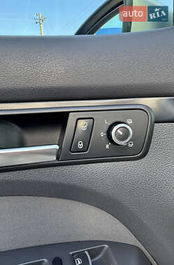 Минивэн Volkswagen Touran 2013 в 