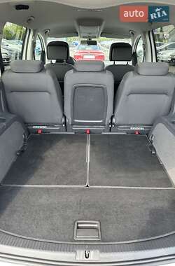 Минивэн Volkswagen Touran 2013 в 