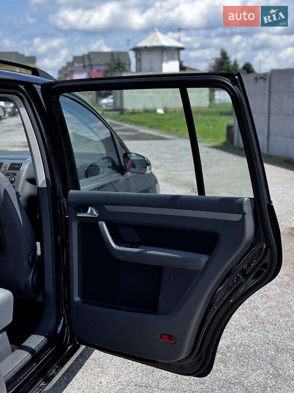 Минивэн Volkswagen Touran 2008 в Виннице