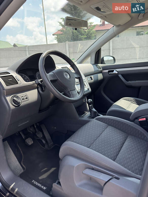 Минивэн Volkswagen Touran 2008 в Виннице
