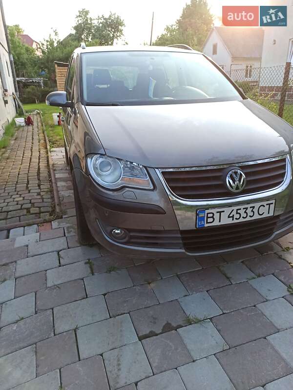 Мінівен Volkswagen Touran 2007 в Городку