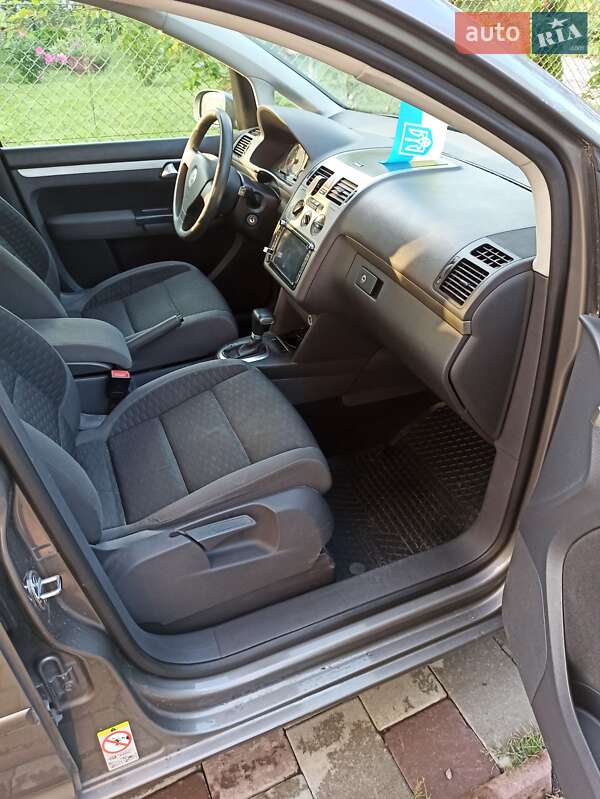 Мінівен Volkswagen Touran 2007 в Городку