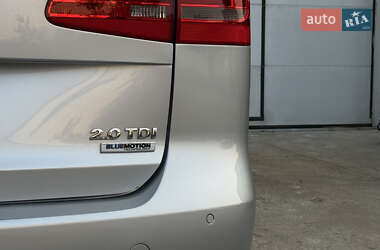 Минивэн Volkswagen Touran 2015 в 