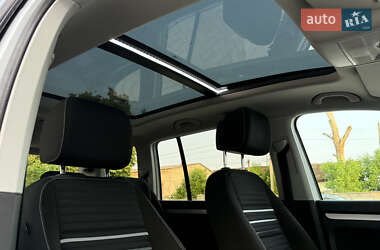 Минивэн Volkswagen Touran 2015 в 