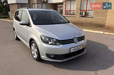Минивэн Volkswagen Touran 2012 в Хороле
