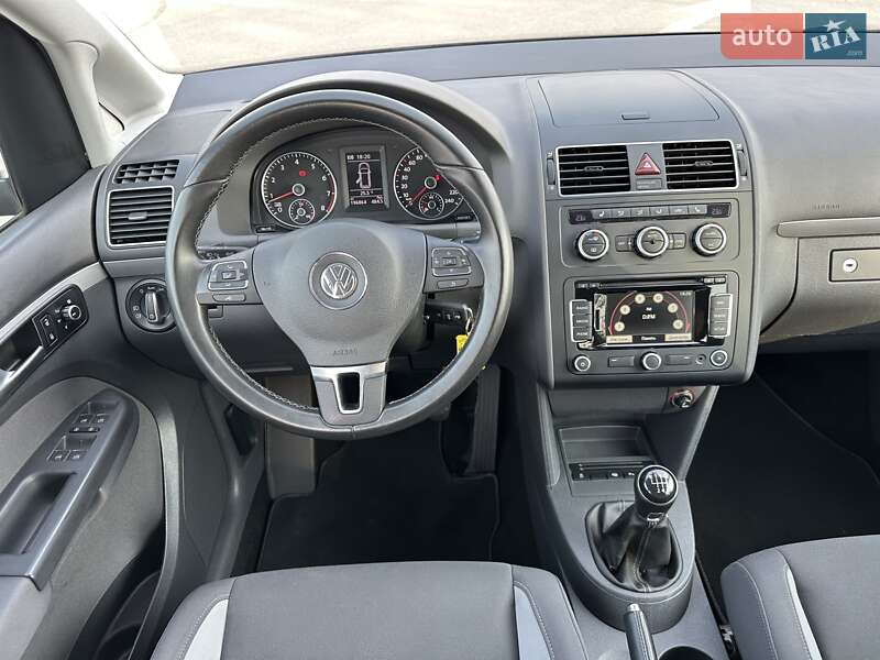 Мінівен Volkswagen Touran 2014 в Луцьку