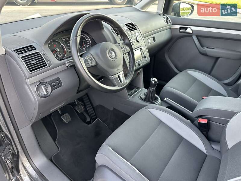 Мінівен Volkswagen Touran 2014 в Луцьку