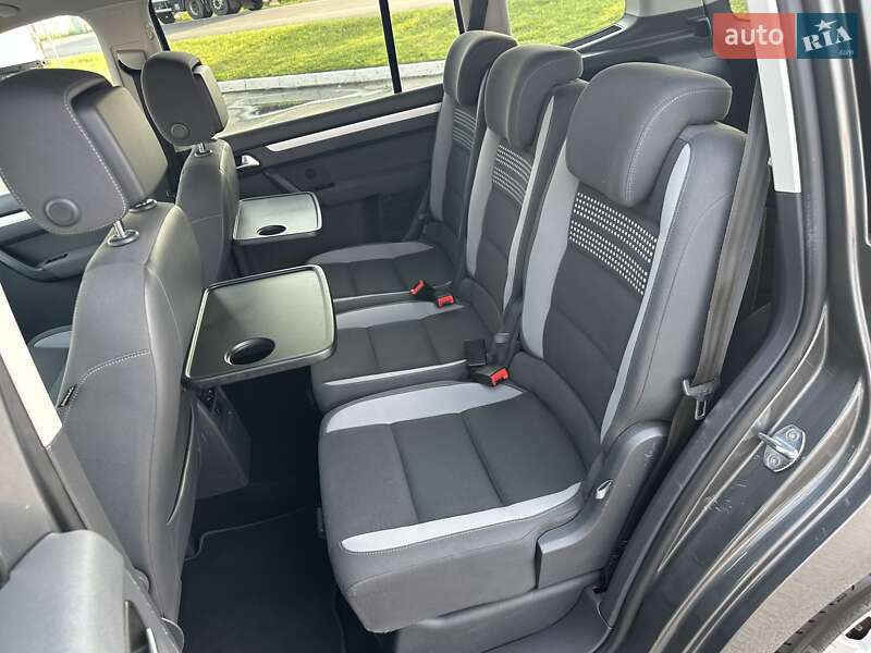 Мінівен Volkswagen Touran 2014 в Луцьку