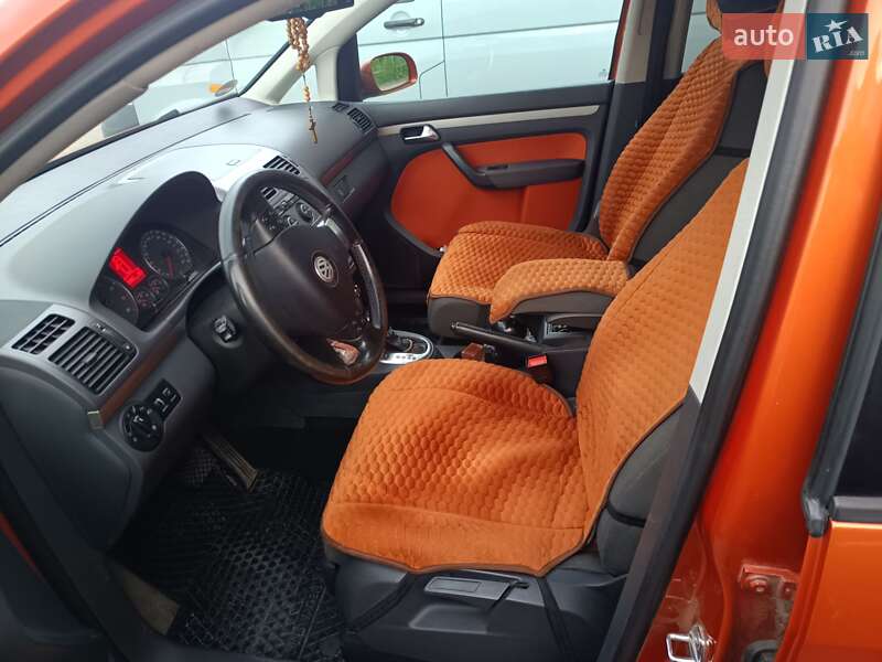 Мінівен Volkswagen Touran 2007 в Новояворівську