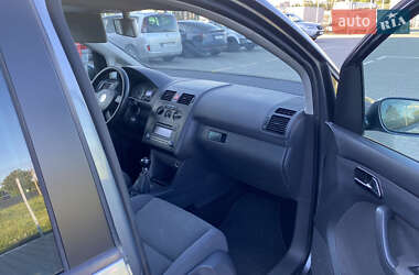 Минивэн Volkswagen Touran 2006 в 
