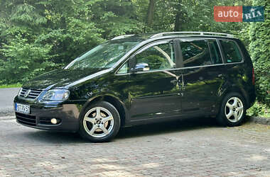 Минивэн Volkswagen Touran 2004 в 