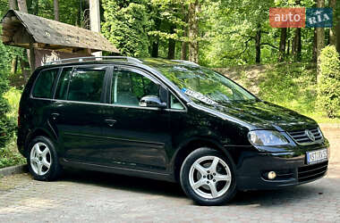 Минивэн Volkswagen Touran 2004 в 