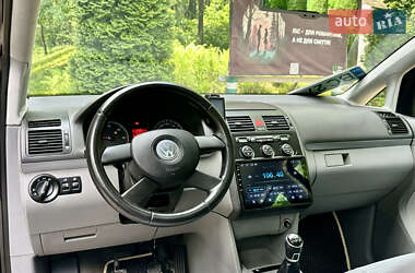 Минивэн Volkswagen Touran 2004 в 