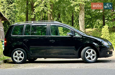 Минивэн Volkswagen Touran 2004 в 