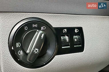 Минивэн Volkswagen Touran 2004 в 