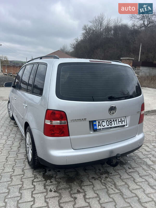 Минивэн Volkswagen Touran 2004 в Камне-Каширском