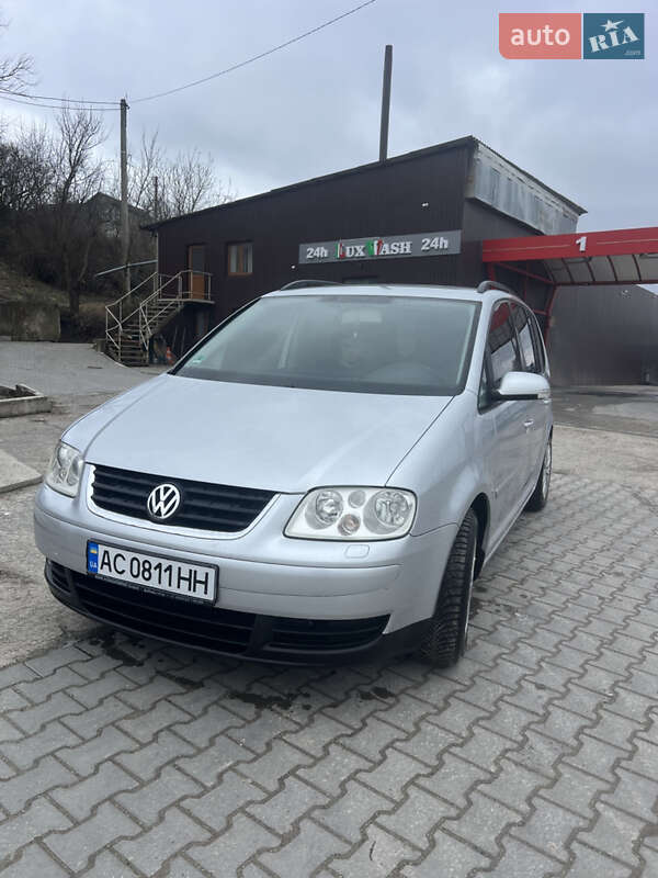 Минивэн Volkswagen Touran 2004 в Камне-Каширском