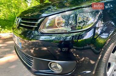 Мінівен Volkswagen Touran 2012 в 