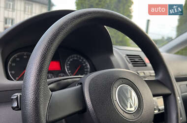 Минивэн Volkswagen Touran 2005 в 