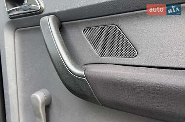 Минивэн Volkswagen Touran 2005 в 