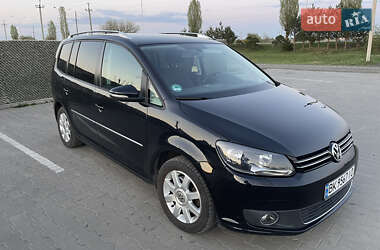 Минивэн Volkswagen Touran 2014 в Вараше