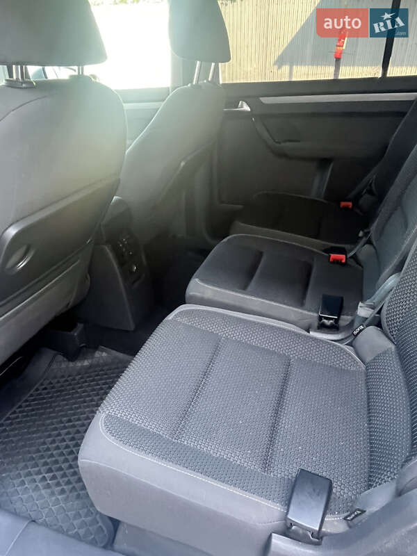 Мінівен Volkswagen Touran 2011 в Калуші