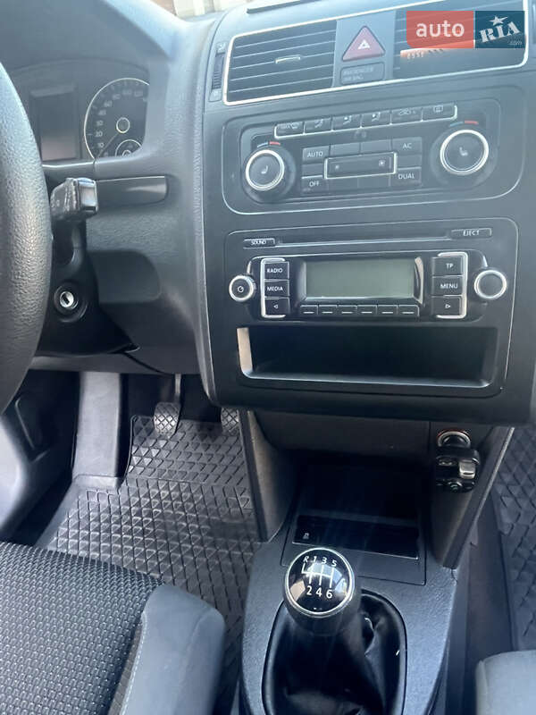 Мінівен Volkswagen Touran 2011 в Калуші