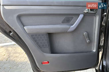 Минивэн Volkswagen Touran 2005 в 
