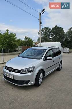 Мінівен Volkswagen Touran 2010 в Чернівцях