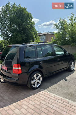 Минивэн Volkswagen Touran 2006 в 