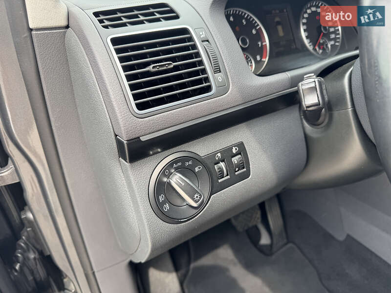 Минивэн Volkswagen Touran 2011 в Белой Церкви