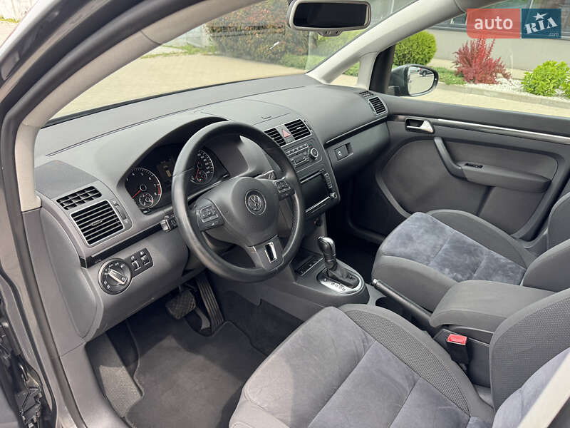 Минивэн Volkswagen Touran 2011 в Белой Церкви