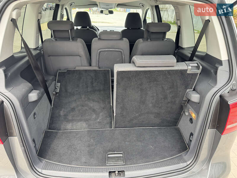 Минивэн Volkswagen Touran 2011 в Белой Церкви