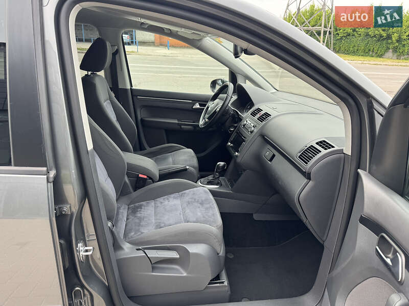 Минивэн Volkswagen Touran 2011 в Белой Церкви