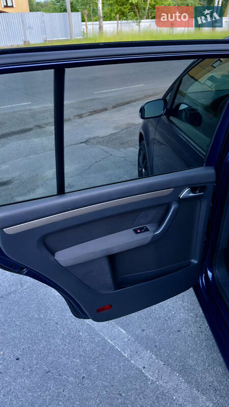 Минивэн Volkswagen Touran 2008 в Шепетовке