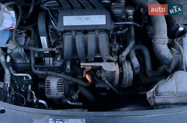Минивэн Volkswagen Touran 2008 в 