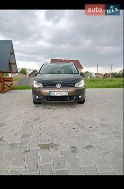 Мінівен Volkswagen Touran 2010 в Сарнах