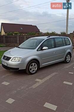 Минивэн Volkswagen Touran 2005 в Сарнах