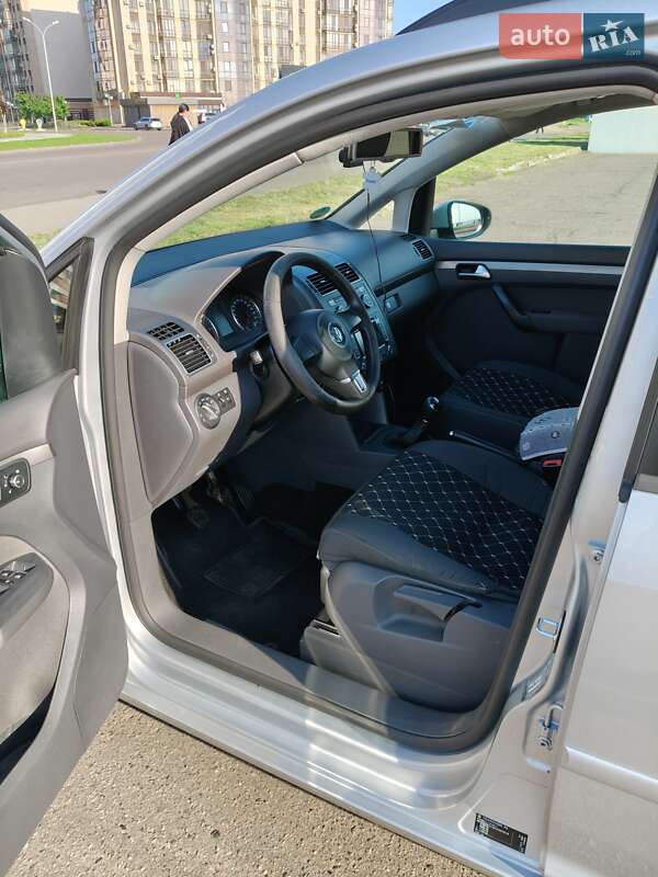 Мінівен Volkswagen Touran 2012 в Черкасах