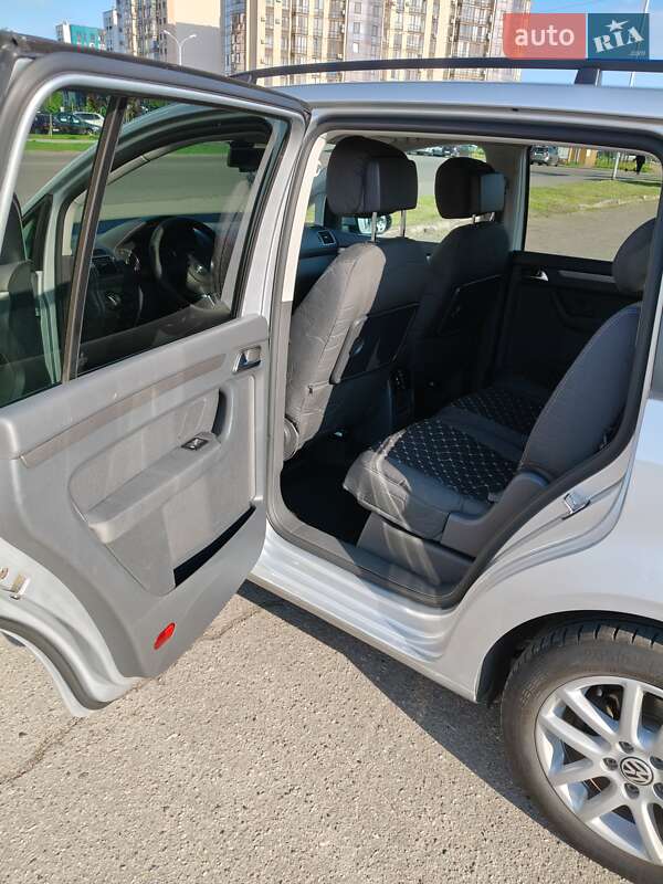 Мінівен Volkswagen Touran 2012 в Черкасах