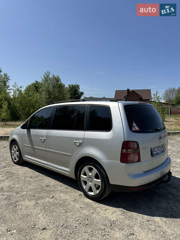 Мінівен Volkswagen Touran 2010 в Ковелі