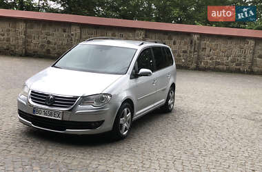 Минивэн Volkswagen Touran 2007 в Черновцах