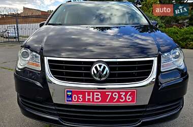Минивэн Volkswagen Touran 2009 в 