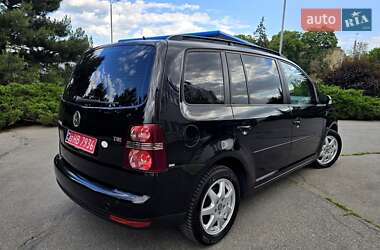 Минивэн Volkswagen Touran 2009 в 