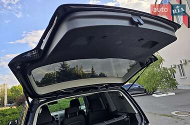 Минивэн Volkswagen Touran 2009 в 
